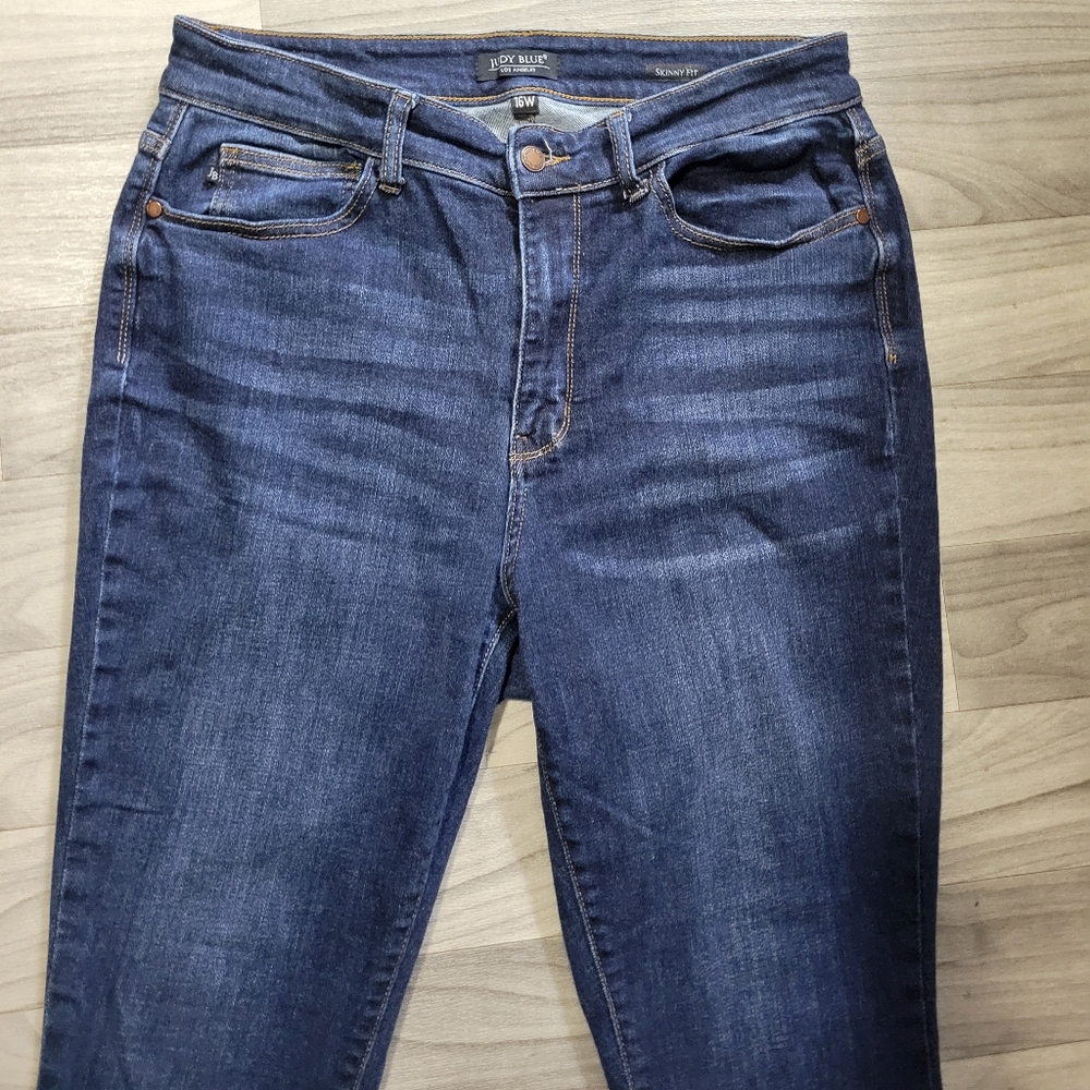 Judy Blue Skinny Fit Jeans - Picture 3 of 5